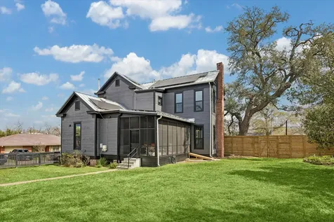 602 S Market Street Brenham TX 77833