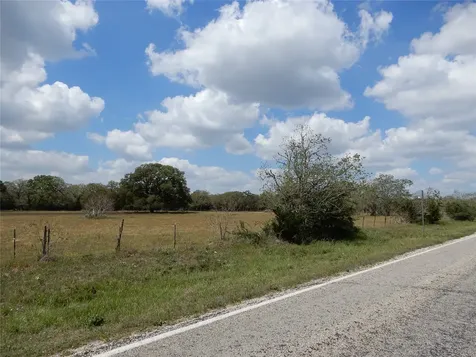 00 Fm 530 Hallettsville TX 77964