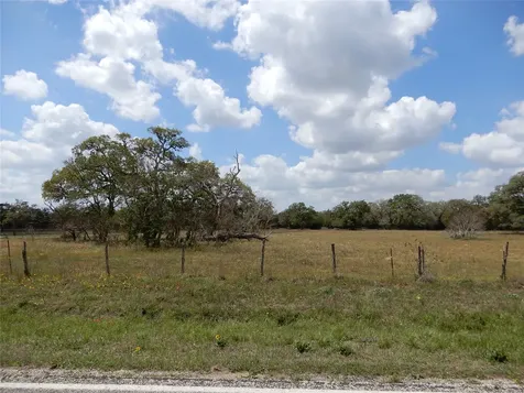00 Fm 530 Hallettsville TX 77964