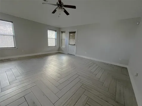 8603 W Highlands Crossing Highlands TX 77562