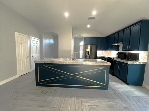 8603 W Highlands Crossing Highlands TX 77562
