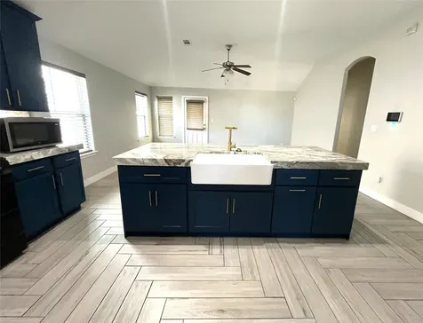 8603 W Highlands Crossing Highlands TX 77562