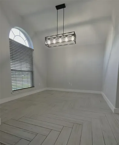 8603 W Highlands Crossing Highlands TX 77562