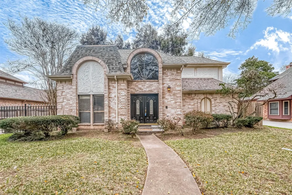 1015 Sugar Lakes Drive Sugar Land TX 77478
