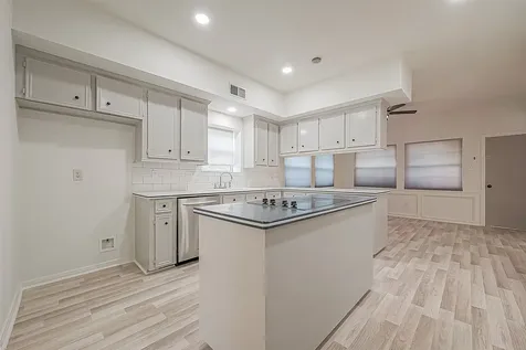 1015 Sugar Lakes Drive Sugar Land TX 77478