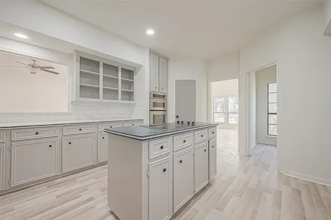 1015 Sugar Lakes Drive Sugar Land TX 77478