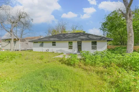 209 Leago Street Houston TX 77022