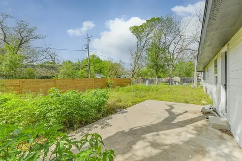 209 Leago Street Houston TX 77022