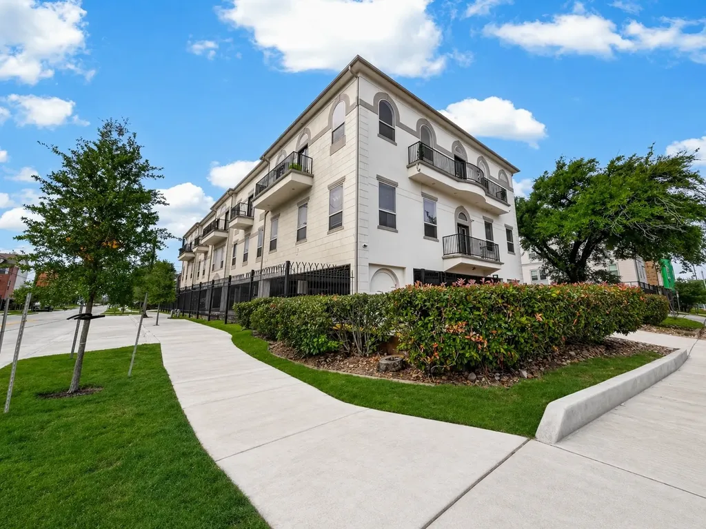 5801 Winsome Lane 202 Houston TX 77057