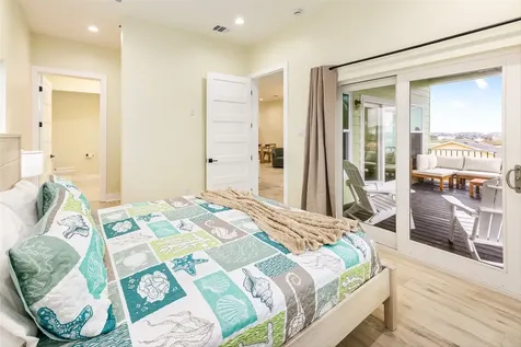 11207 Schwartz Drive Galveston TX 77554