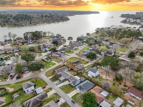 15025 Conroe Bay Boulevard Willis TX 77318