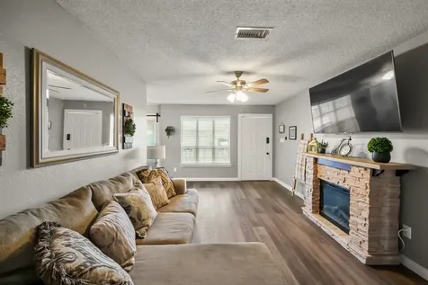 15025 Conroe Bay Boulevard Willis TX 77318