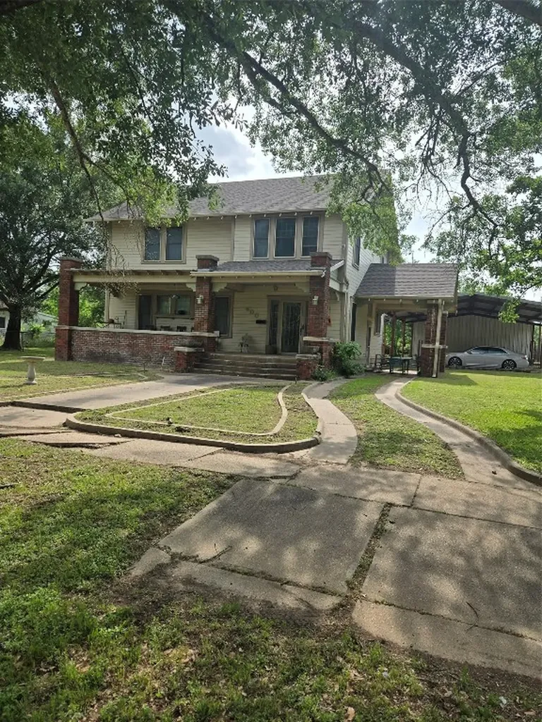 400 S Mckinney Mexia TX 76667