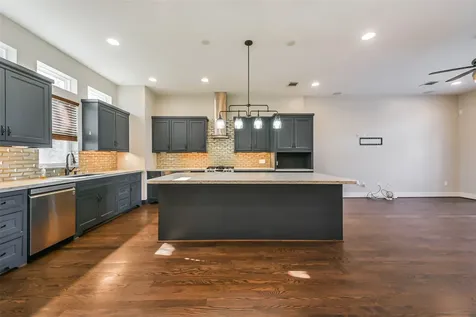 2422 Hadley Street Houston TX 77003