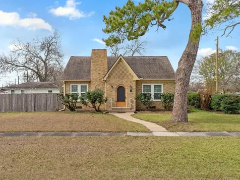 2500 Avenue E Bay City TX 77414