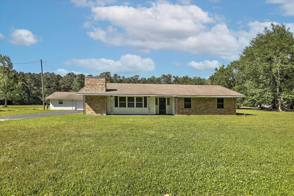 411 County Road 2298 Cleveland TX 77327