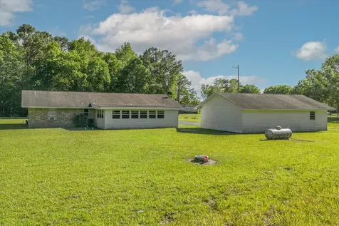 411 County Road 2298 Cleveland TX 77327