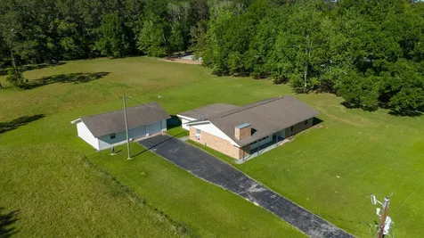 411 County Road 2298 Cleveland TX 77327