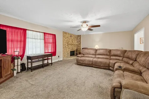411 County Road 2298 Cleveland TX 77327
