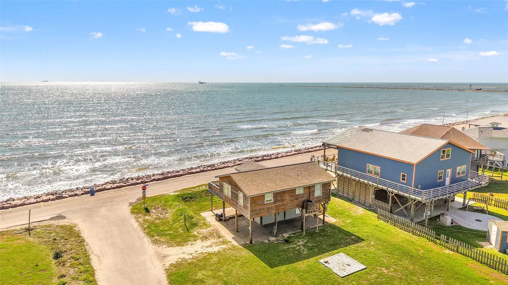 902 Beach Drive Surfside Beach TX 77541