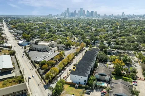 4127 De George Street Houston TX 77009