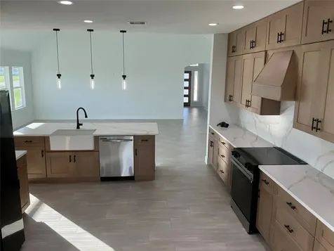 471 Buffalo Trail Angleton TX 77515
