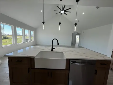 471 Buffalo Trail Angleton TX 77515