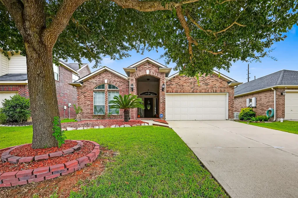 215 Little Summer Drive Rosenberg TX 77469