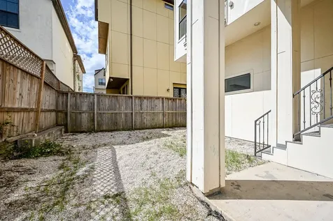 1825 W 24th Street Houston TX 77008