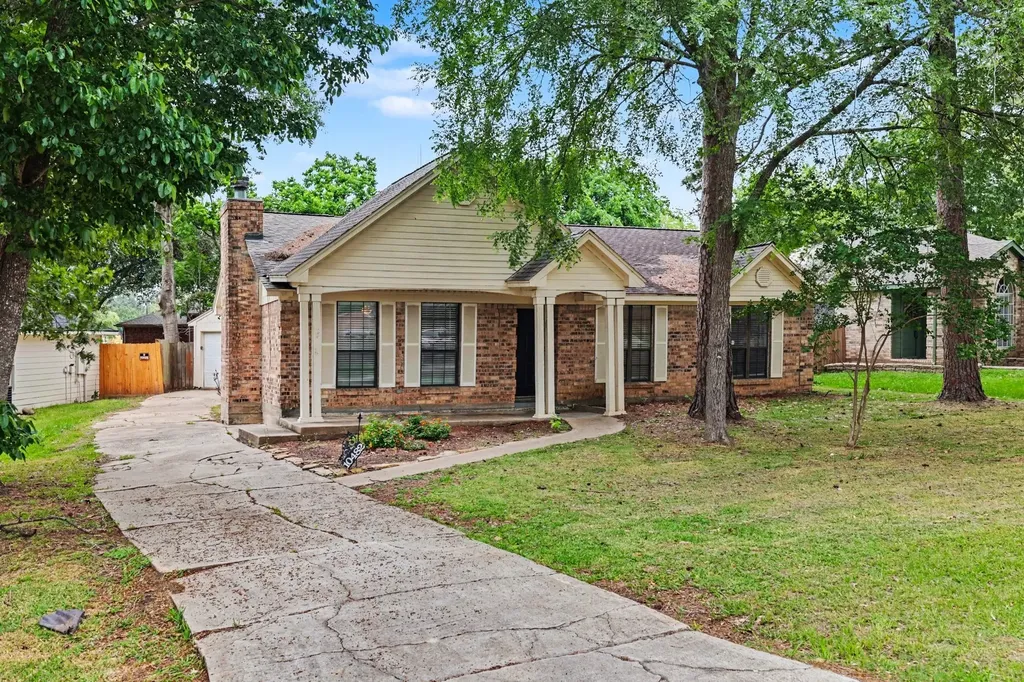 10482 Twin Circles Drive Montgomery TX 77356