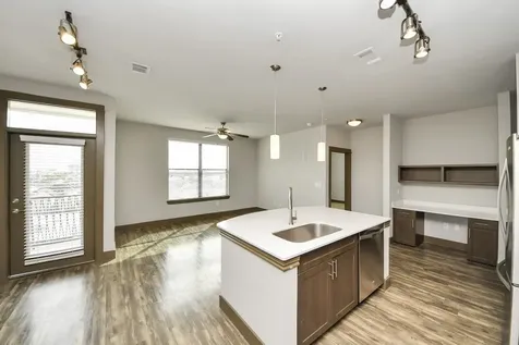 5454 Washington St Avenue 1634 Houston TX 77007