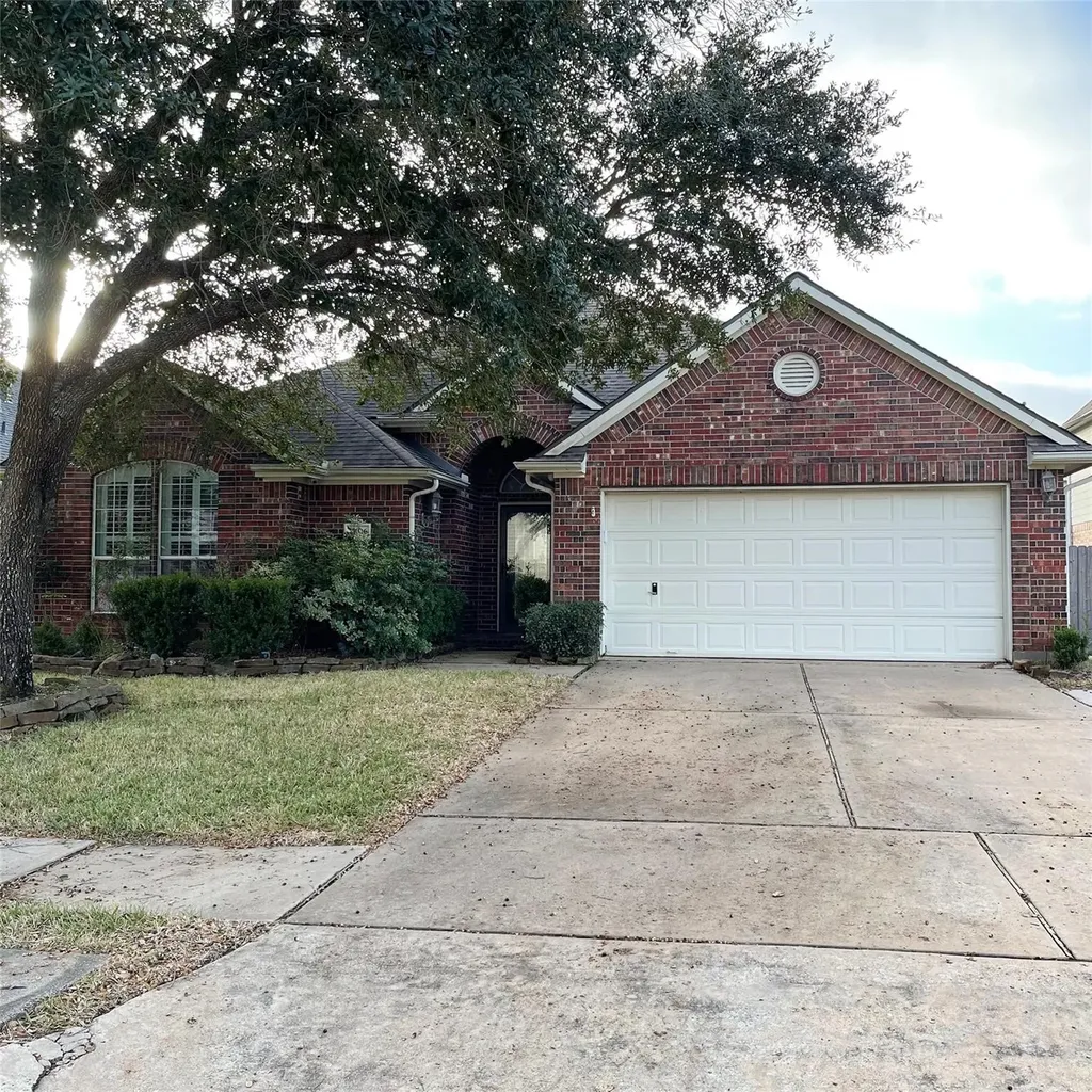 2606 Sun Flare Lane Pearland TX 77584