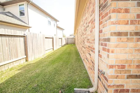 4718 Sabero Lane League City TX 77573