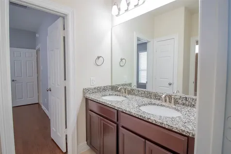 4718 Sabero Lane League City TX 77573