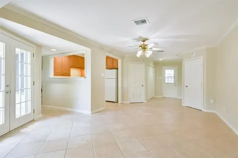 108 Dolphin Avenue Galveston TX 77550