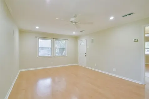 108 Dolphin Avenue Galveston TX 77550