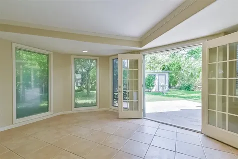 108 Dolphin Avenue Galveston TX 77550