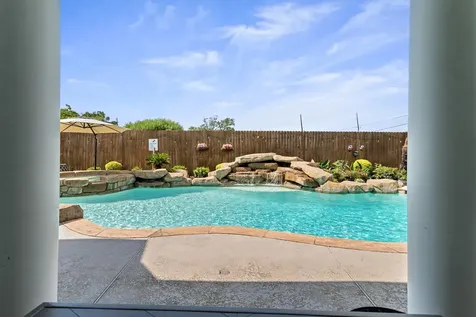4210 Brownstone Drive Beaumont TX 77706