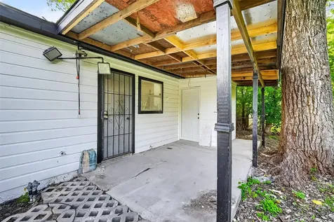4933 Doolittle Boulevard Houston TX 77033