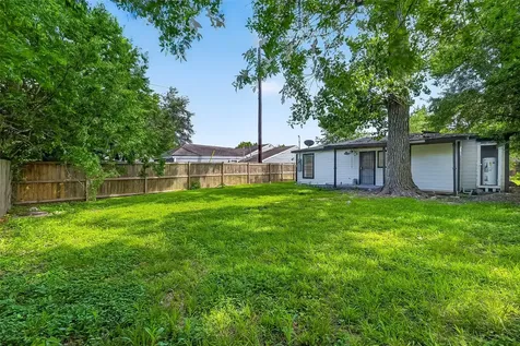 4933 Doolittle Boulevard Houston TX 77033