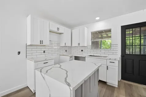 4933 Doolittle Boulevard Houston TX 77033