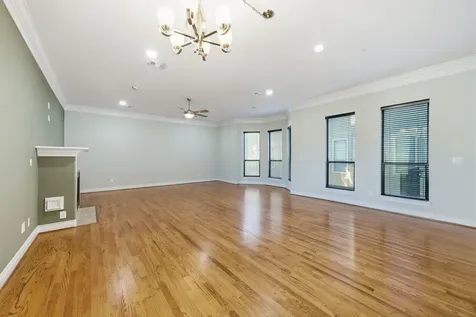 5525 Kiam Street C Houston TX 77007