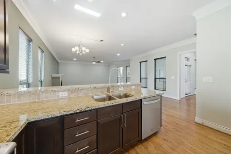 5525 Kiam Street C Houston TX 77007