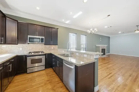 5525 Kiam Street C Houston TX 77007