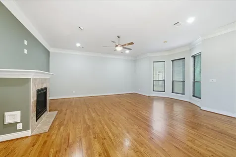 5525 Kiam Street C Houston TX 77007