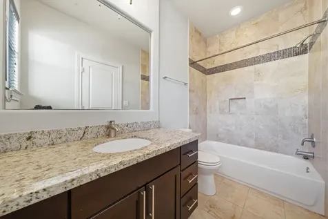 5525 Kiam Street C Houston TX 77007