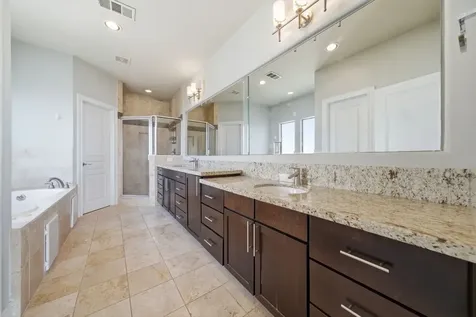 5525 Kiam Street C Houston TX 77007