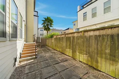 5525 Kiam Street C Houston TX 77007