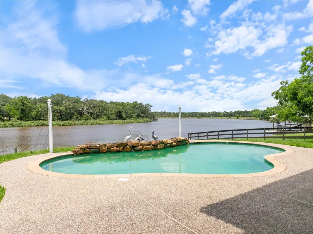 3054 Fm 2611 Road Brazoria TX 77422