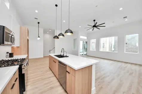 3409 Hutchins Street Houston TX 77004